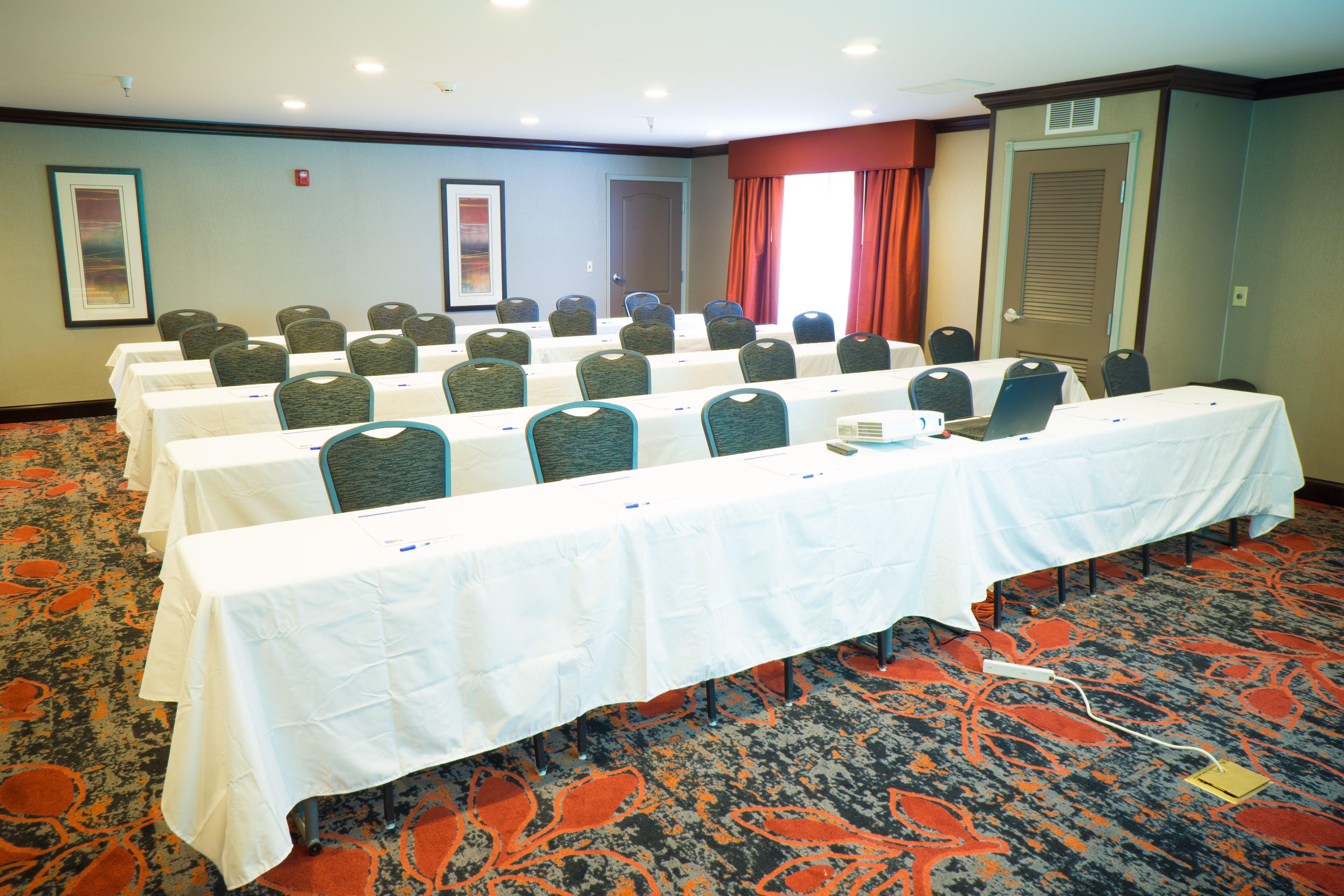 Holiday Inn Express & Suites Rapid City By Ihg Екстер'єр фото